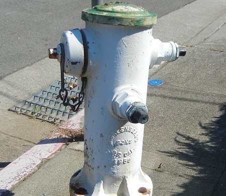 hydrant-rusting-ave